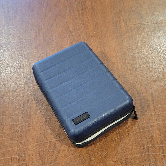 AWAY Travel The Mini Suitcase Toiletry Case United Polaris Amenity Kit Pouch - Picture 8 of 8